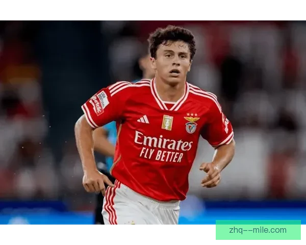 吉鲁意甲客场临危受命门将单刀神扑震惊全场